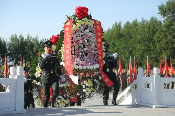第78集团军某旅举行仪式纪念董存瑞牺牲76周年